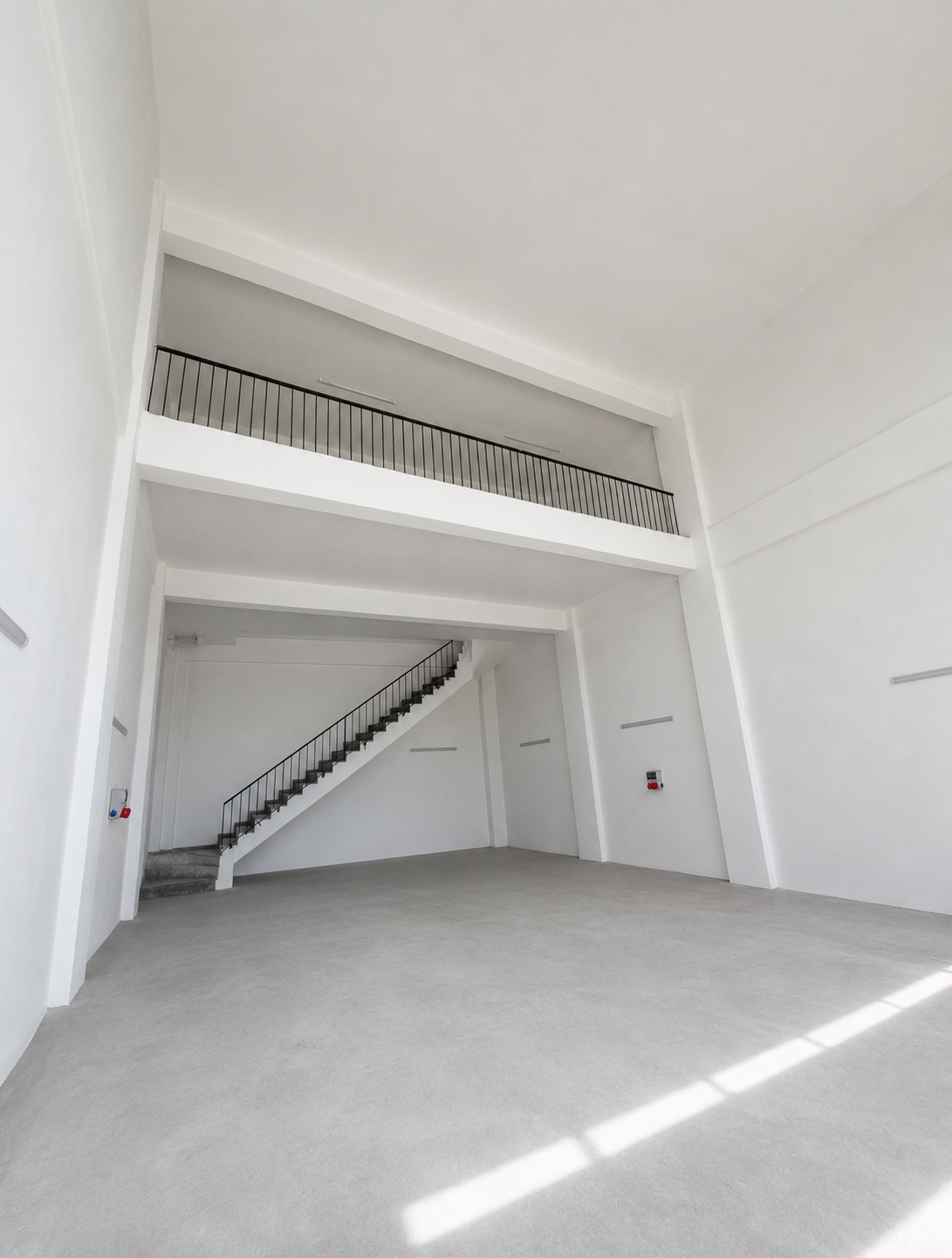 BAKIRLI IŞIKLARI’NDA 265 M² ÖNÜ AÇIK KİRALIK İŞ YERİ
