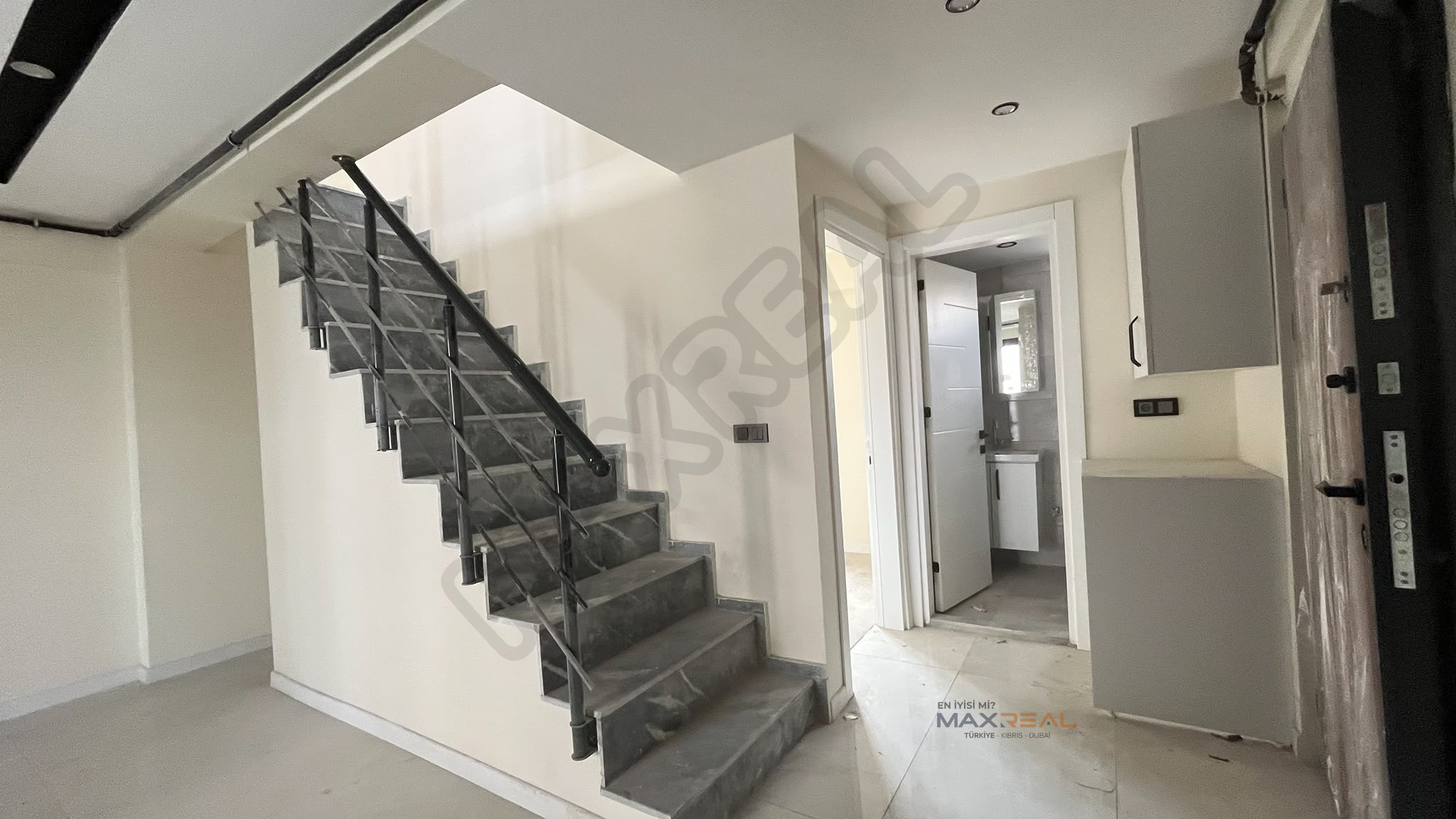 SATILIK BAKIRLI KAVŞAĞINDA SIFIR DUBLEKS DAİRE